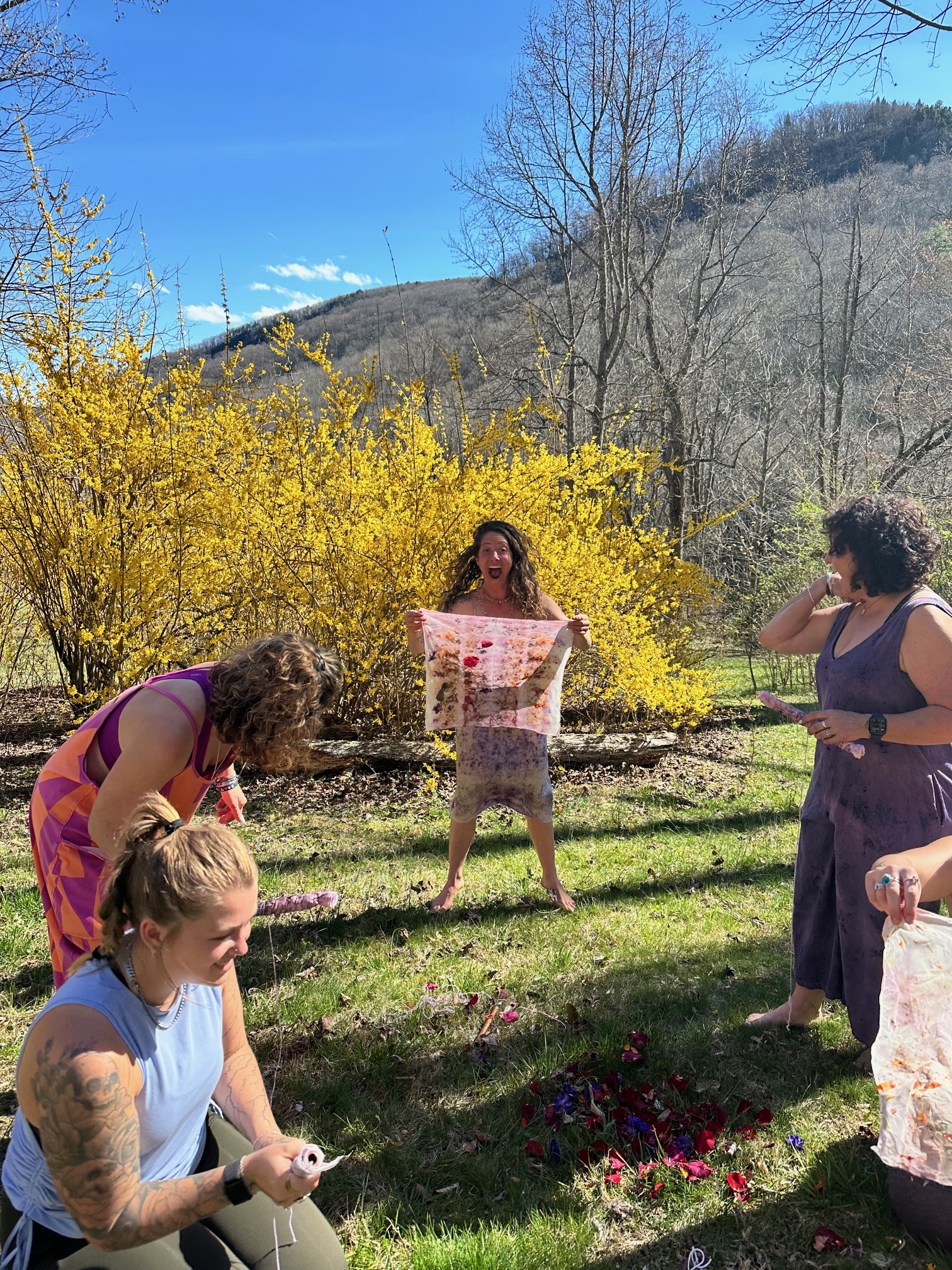 Handmade Holiday Gift Workshop - Brooms, Smudge Bundles, Botanical Dyeing : December 13th - Image 4